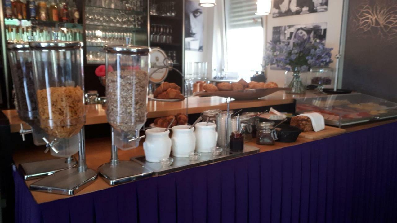 Boutique Hotel Altes Pfarrhaus 恩斯特 外观 照片